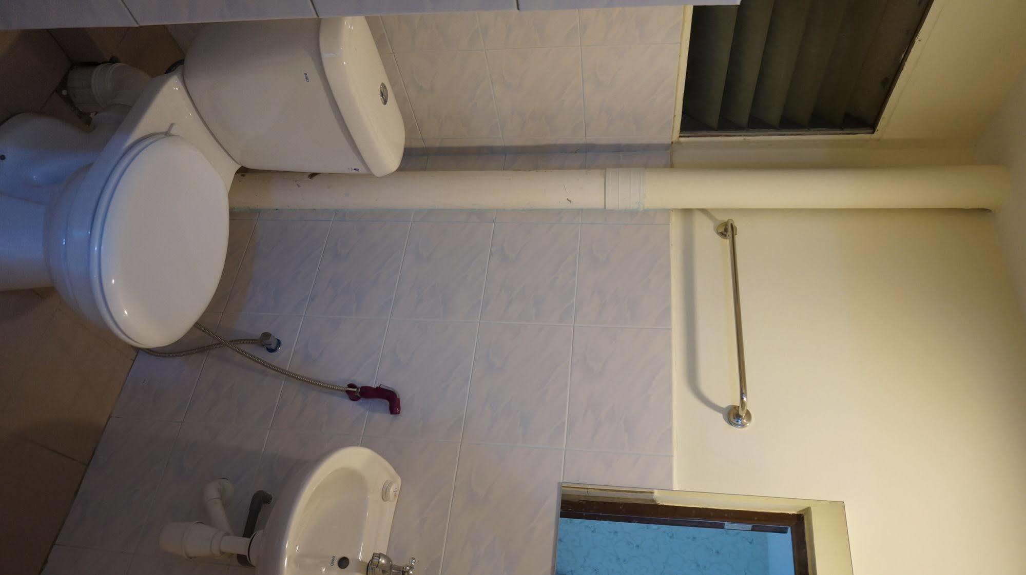 Oyo 982 Hotel Sk 加影 外观 照片