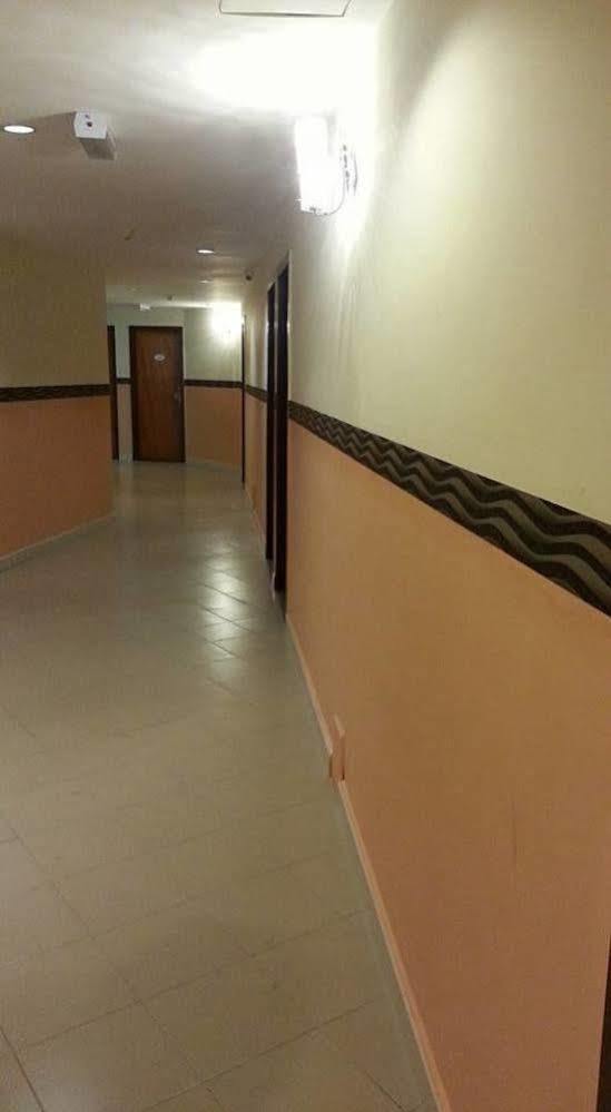 Oyo 982 Hotel Sk 加影 外观 照片