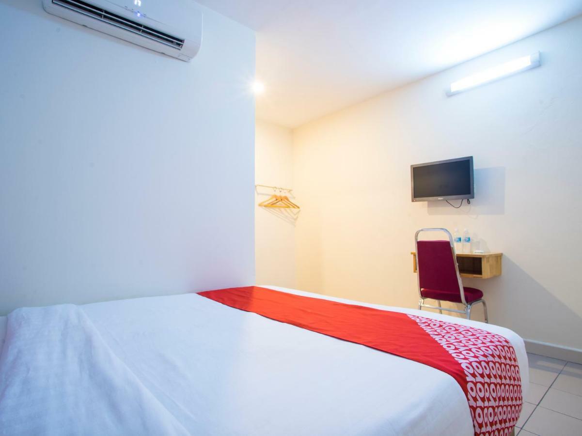 Oyo 982 Hotel Sk 加影 外观 照片