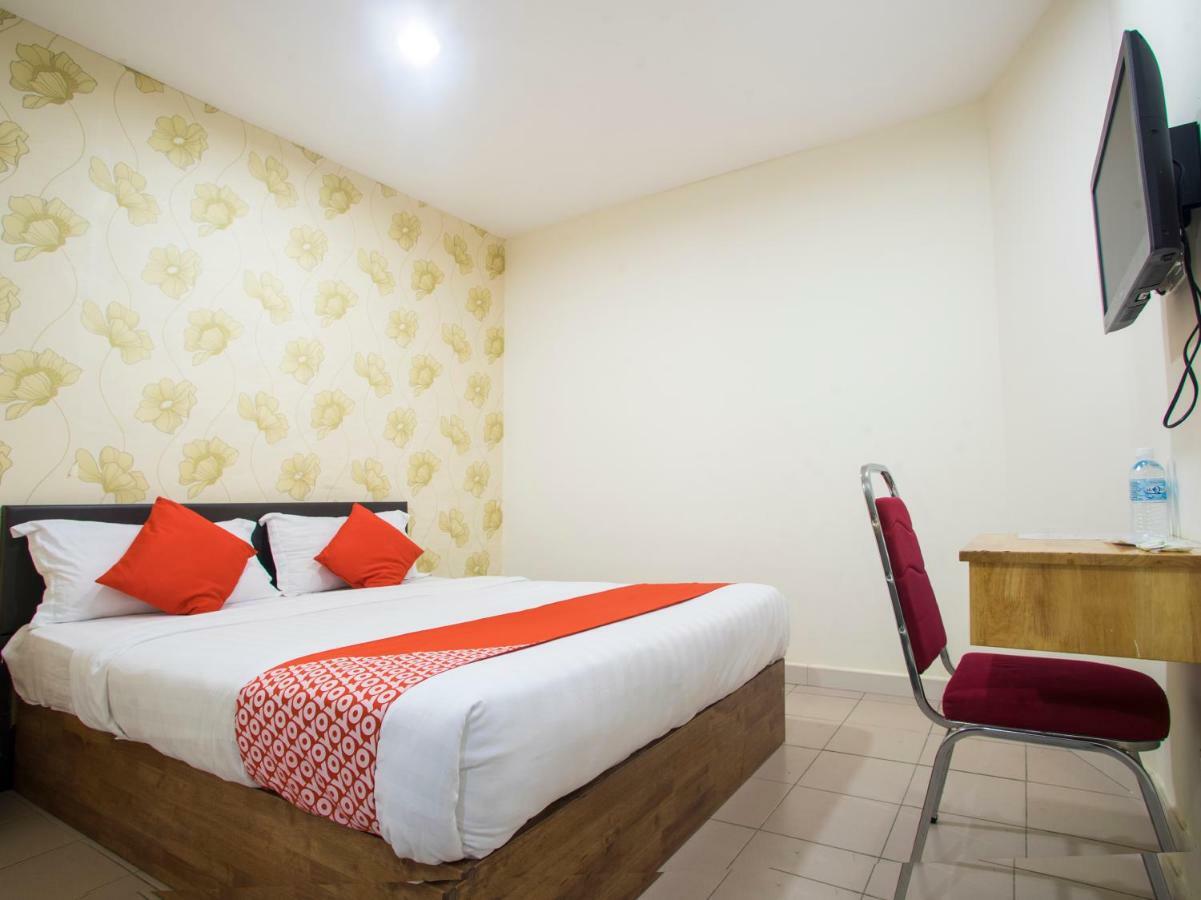 Oyo 982 Hotel Sk 加影 外观 照片