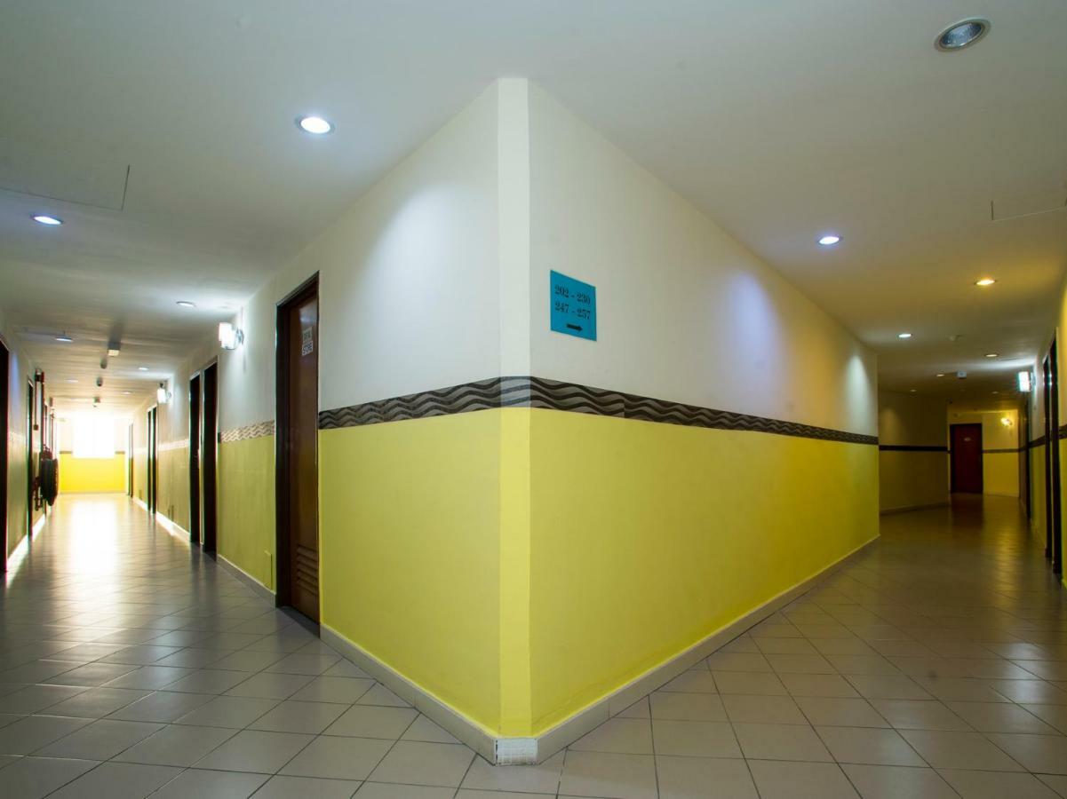 Oyo 982 Hotel Sk 加影 外观 照片