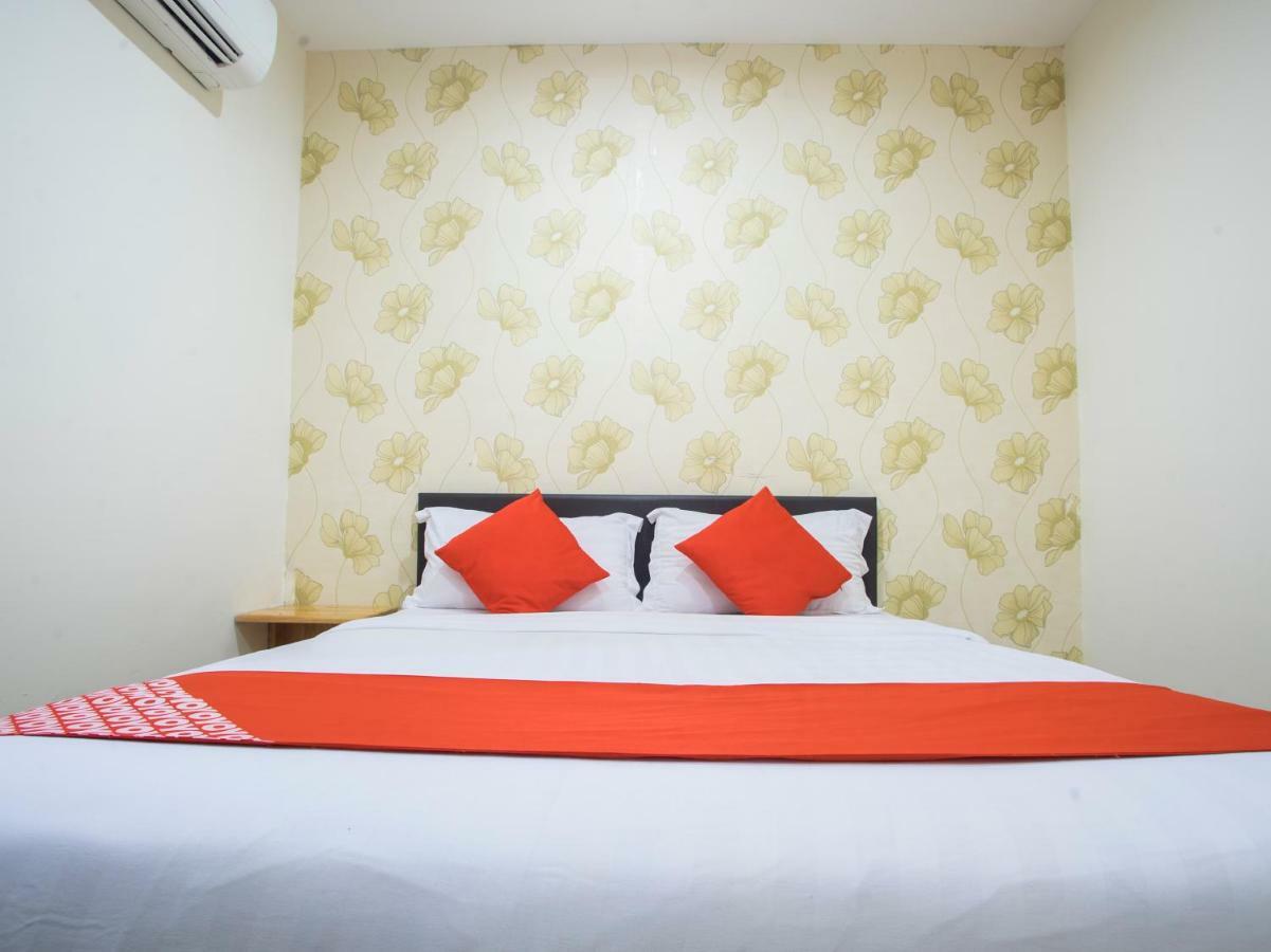 Oyo 982 Hotel Sk 加影 外观 照片