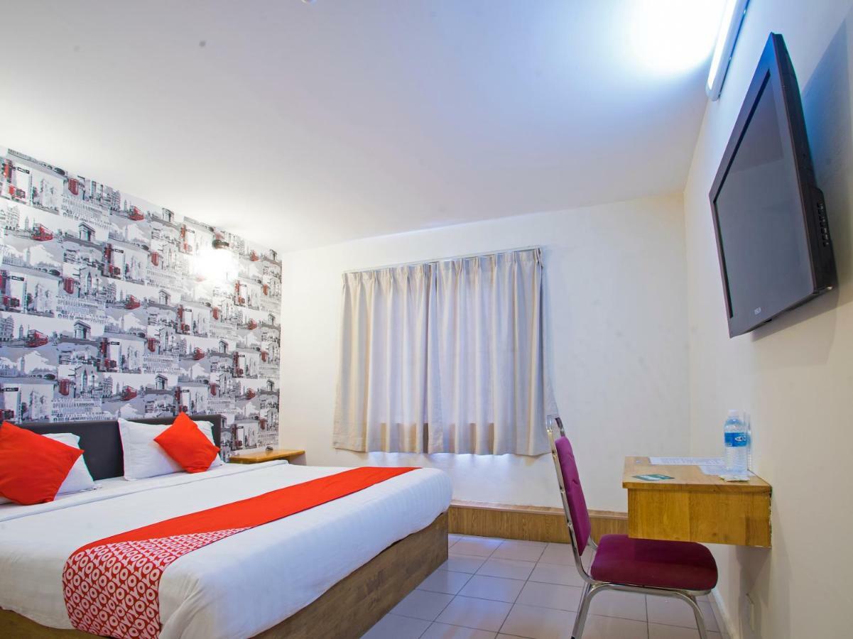 Oyo 982 Hotel Sk 加影 外观 照片